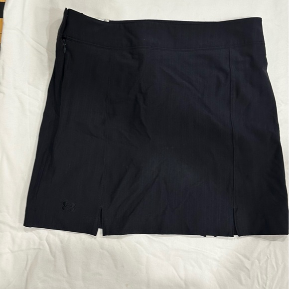 Under Armour NWT Golf Skort - Picture 3 of 8